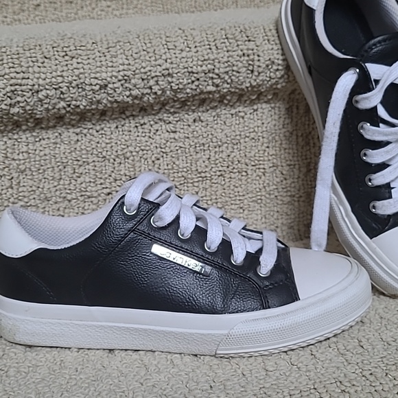 Calvin Klein shoes - Picture 2 of 3